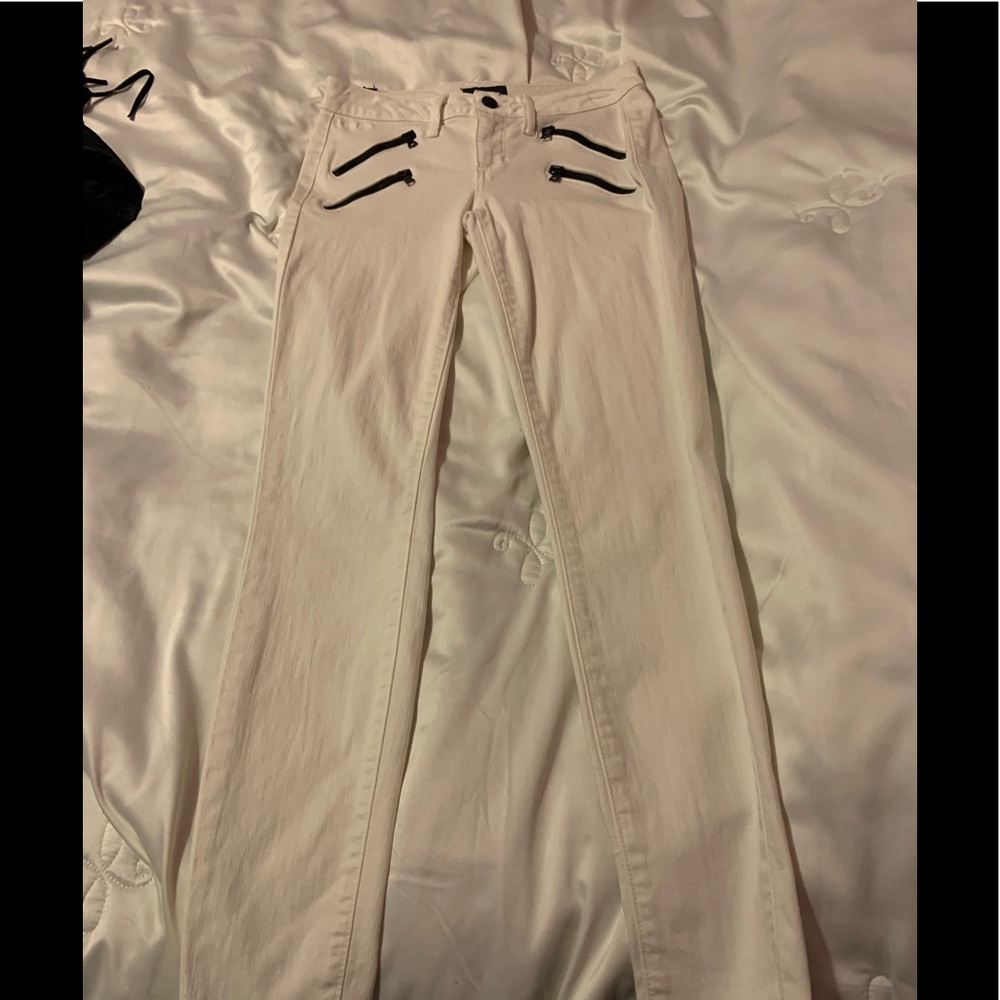 Bebe winter white skinny jeans
